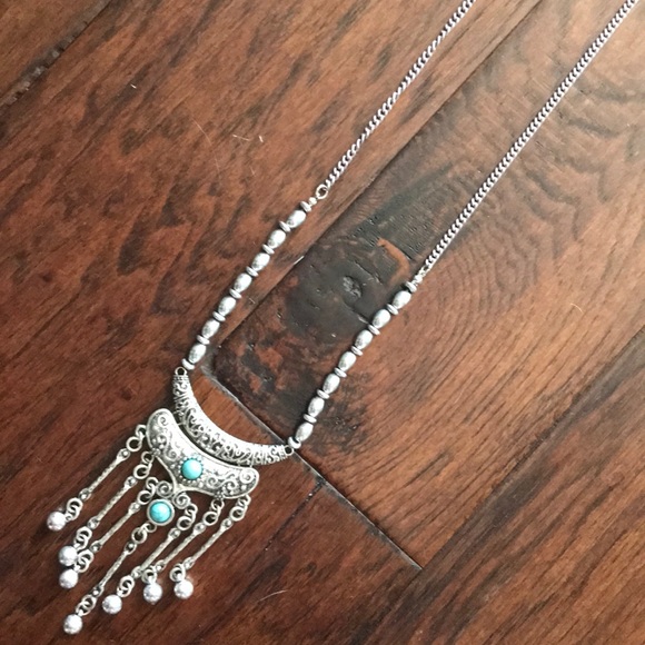 NWT: Necklace and Matching Earrings - Picture 2 of 5